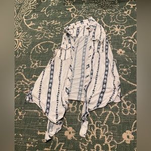 Eden & Olivia patterned blue and white button down